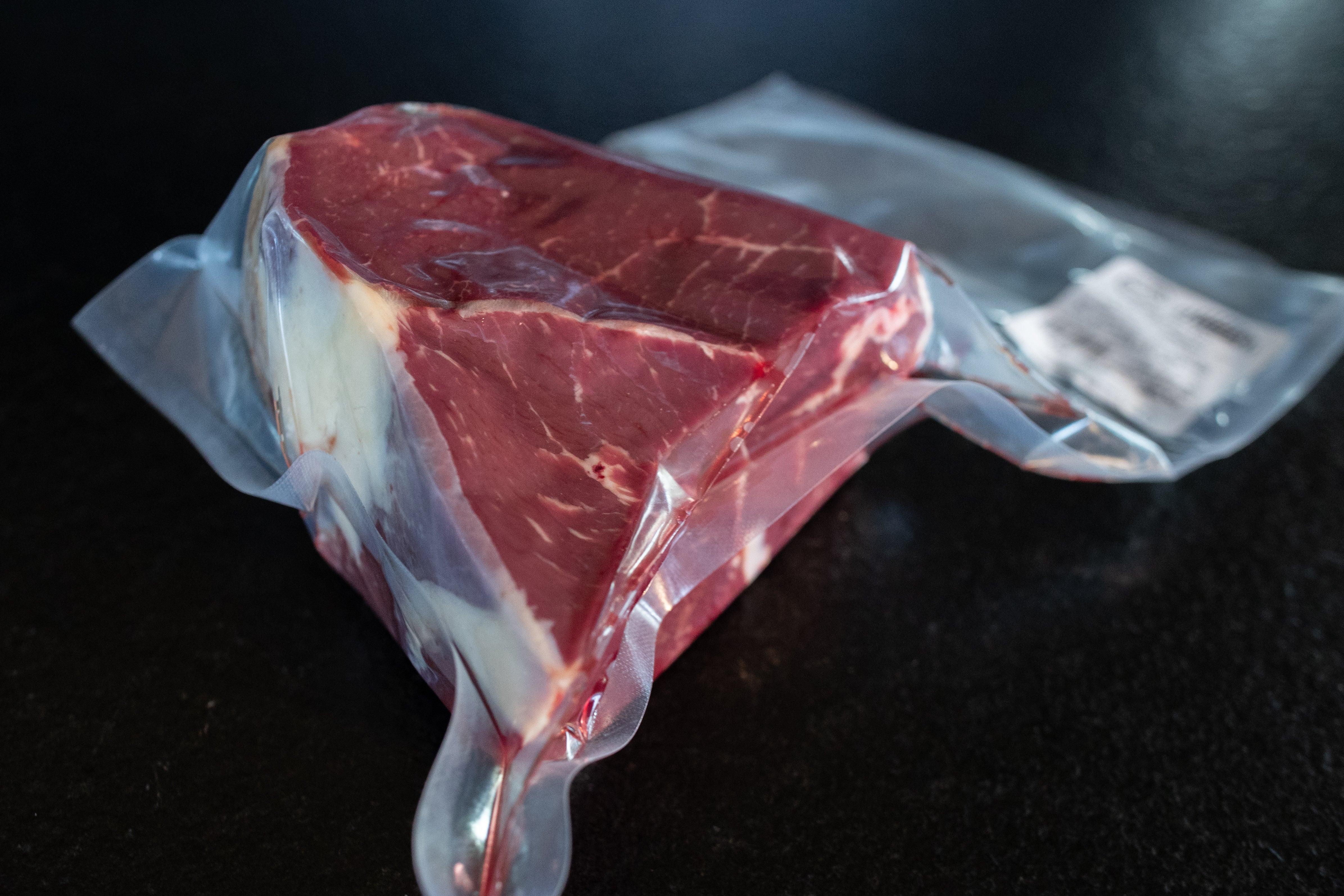 Vakuově balená plec Fox Meadows – čerstvé hovězí maso s bohatou chutí