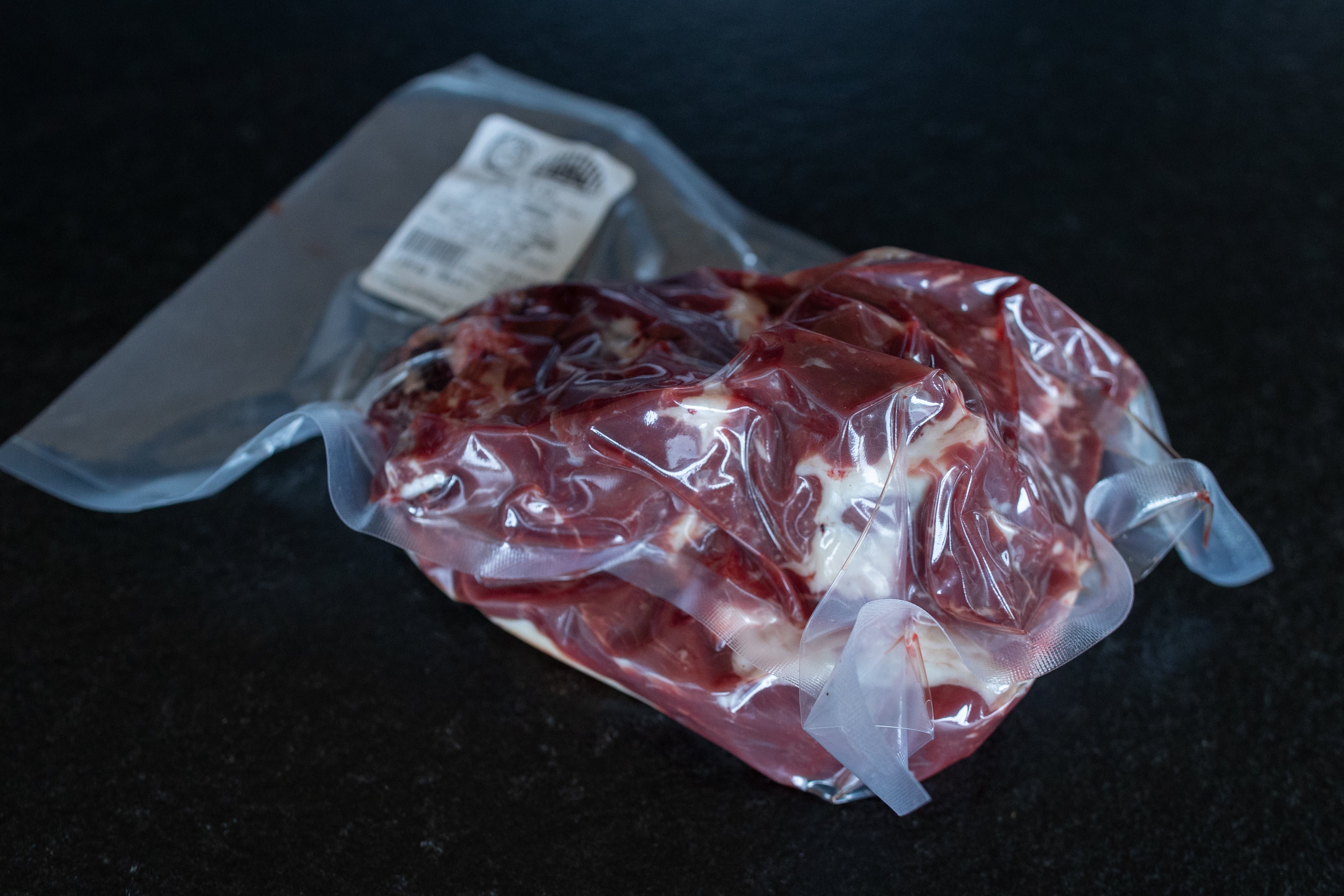 Vakuově balený hovězí krk Fox Meadows – čerstvé hovězí na guláše i dušené speciality